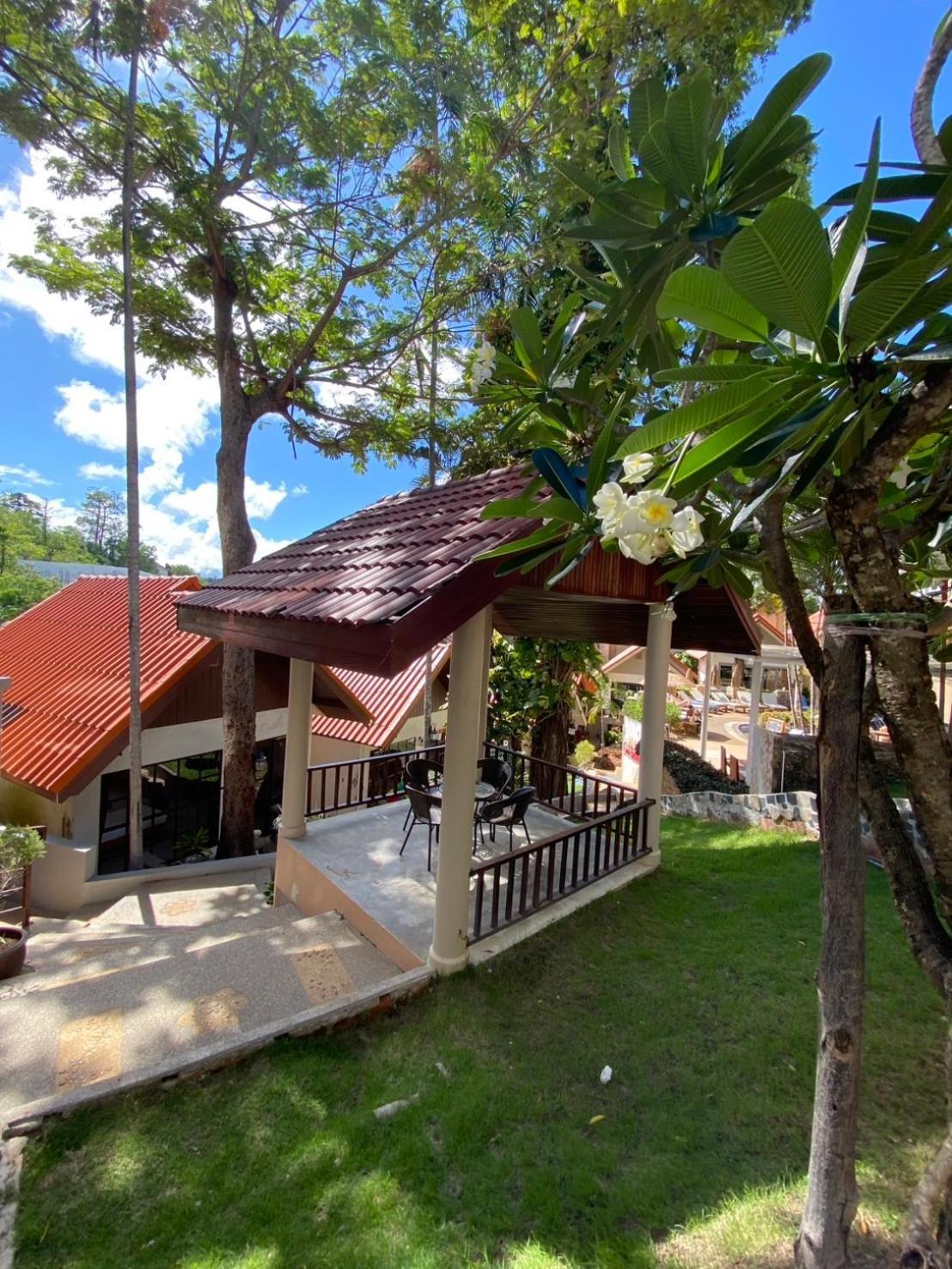 Club Bamboo Boutique Patong Beach Resort Buitenkant foto