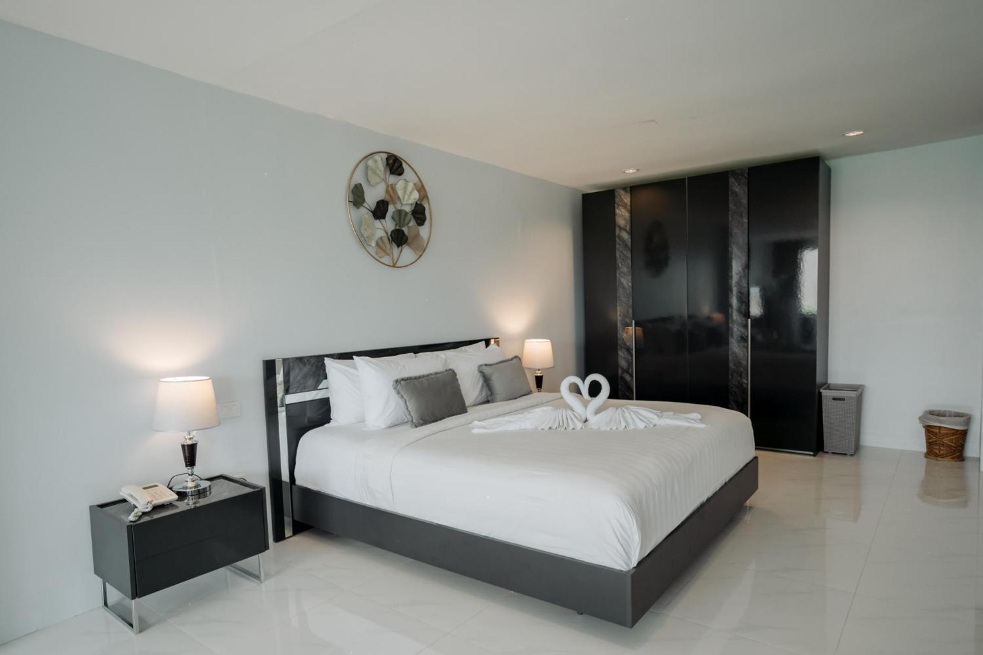 Club Bamboo Boutique Patong Beach Resort Buitenkant foto